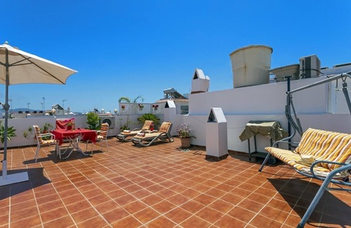 Nerja City Centre Apartamento | Apartamento 'El Rincón de Lola en Nerja' con Terraza y Wi-Fi