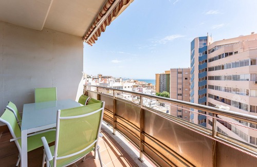 Torreblanca Apartamento | Apartamento "El Toro" con vistas al mar, piscina compartida y Wi-Fi