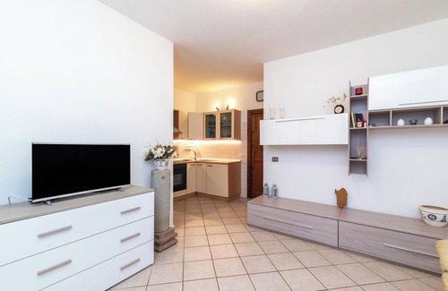 San Teodoro City Centre Apartamento | Apartamento 'Elegante Appartamento Centro' con terraza privada y jardín privado