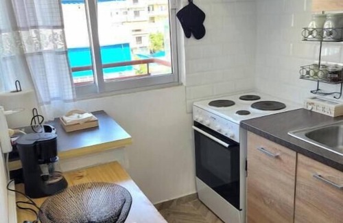 Loutraki Apartamento | Apartamento 'Elite 7' con balcón, Wi-Fi y aire acondicionado