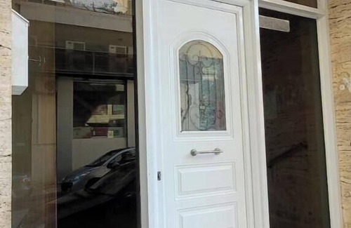 Loutraki Apartamento | Apartamento 'Elite 7' con balcón, Wi-Fi y aire acondicionado
