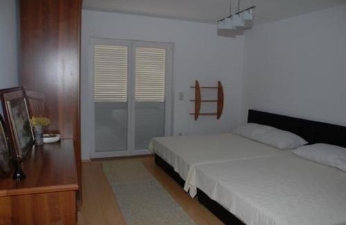 Povile Apartamento | Apartment Enna unweit vom Meer