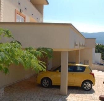 Povile Apartamento | Apartment Enna unweit vom Meer