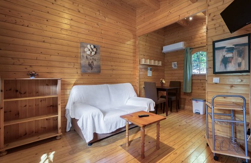 Benicolet Apartamento | Apartamento 'Entre Viejos Olivos 5' con vistas a la montaña, piscina compartida y aire acondicionado