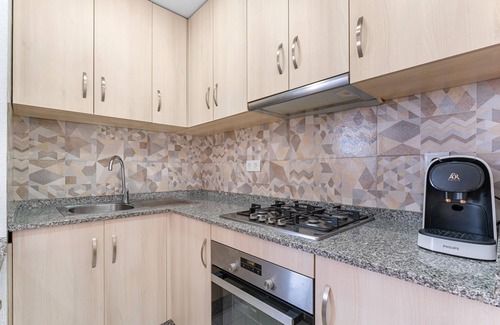 Guardamar del Segura Casa | Apartamento 'A Un Paso Del Mar' con piscina compartida y balcón
