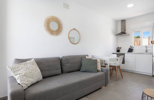 San Ambrosio Apartamento | Apartamento 'Casa Santolina' con piscina privada, terraza privada y aire acondicionado