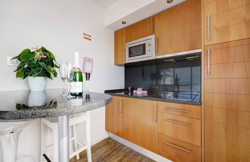 Torralta Apartamento | Apartamento "Estúdio Superior Mar Atlântico" con vistas al mar, piscina y Wi-Fi