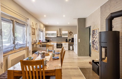 Albstadt Apartamento | Apartamento 'Für Traufgängerle' con terraza privada, jardín privado y Wi-Fi