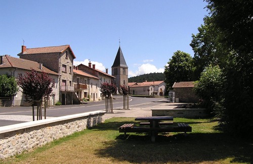 La Chapelle-Geneste Apartamento | Apartment for 5 people, in Auvergne, near La Chaise-Dieu
