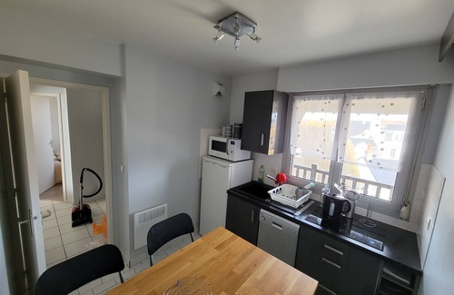 Deauville City Centre Apartamento | Apartamento F2 45 m2, estacionamiento privado cubierto en el centro de la ciudad de DEAUVILLE