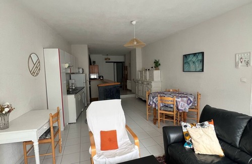 Lamalou-les-Bains Apartamento | Apartment F3, Ground floor, Garden, Quiet, Family-friendly 200 m from the spa