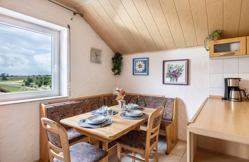 Großengstingen Apartamento | Apartamento 'Fabio' con terraza privada y Wi-Fi