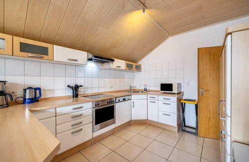 Großengstingen Apartamento | Apartamento 'Fabio' con terraza privada y Wi-Fi
