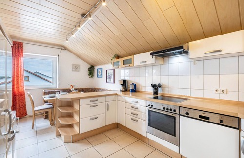 Großengstingen Apartamento | Apartamento 'Fabio' con terraza privada y Wi-Fi