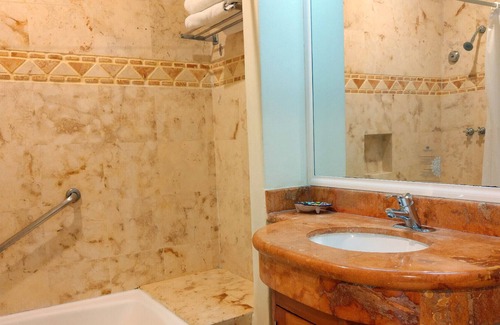 Playacar Fase I Complejo | Apartamento frente al mar a 15 min a pie del centro