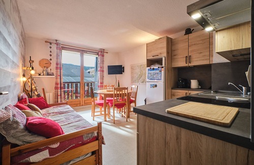 Villard-de-Lans Apartamento | Apartamento 'Familial De Montagne' con jardín privado y balcón