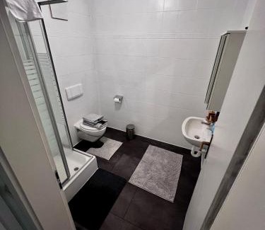 Freudenberg Apartamento | Apartment Ferienwohnung mit Grünem Blick Terrasse & Neu saniert Bordinghaus 24h Check-In in Freudenberg am Main