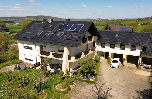 Staffelstein Apartamento | Apartamento 'Ferienwohnung Brehm' con vistas a la montaña, balcón y Wi-Fi