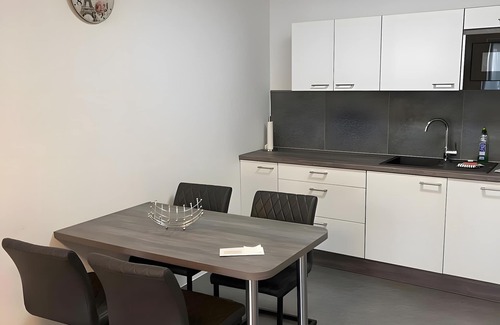 Schonebeck Apartamento | Apartment 'Ferienwohnung 13' with Private Terrace and Wi-Fi