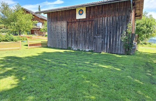 Schwarzenberg Apartamento | Apartamento 'Ferienwohnung In Altem Bauernhaus' con vistas a la montaña, jardín privado y Wi-Fi