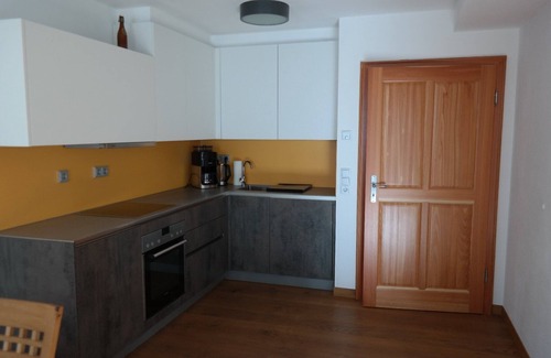 Strullendorf Apartamento | Apartamento 'Ferienwohnung Christine' con terraza privada, jardín compartido y Wi-Fi