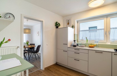 Calmbach Apartamento | Apartamento 'Ferienwohnung Mit Balkon' con vistas a la montaña, balcón y Wi-Fi