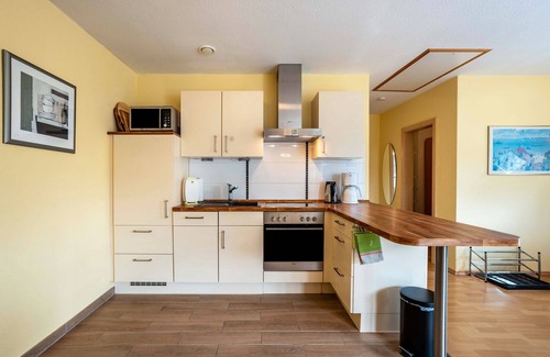 Eckernfoerde Apartamento | Apartamento 'Ferienwohnung 'Sonneck'' con balcón y Wi-Fi