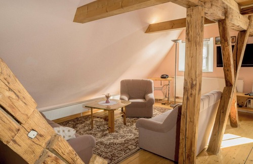 Waltersdorf Apartamento | Apartamento 'Ferienwohnung Am Heideborn' con vistas a la montaña, jardín compartido y Wi-Fi