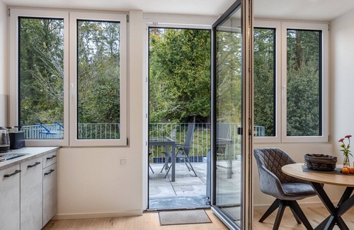 Allensbach Apartamento | Apartamento 'Ferienwohnung Waldblick' con balcón, Wi-Fi y aire acondicionado