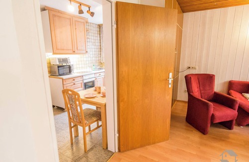 Altensteig Apartamento | Apartamento 'Ferienwohnung' con terraza compartida, balcón y Wi-Fi