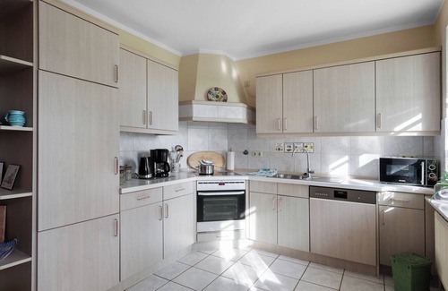 Nordstrand Apartamento | Apartamento 'Ferienwohnung Schimmelreiter' con terraza privada y jardín compartido