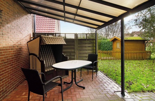Wangerland Apartamento | Apartamento 'Ferienwohnung Strandkorb' con terraza privada y Wi-Fi