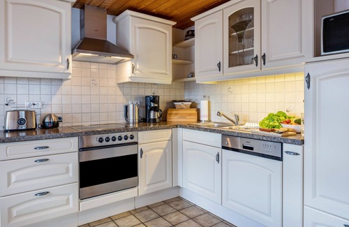 Breitnau Apartamento | Apartamento 'Ferienwohnung Morgensonne' con vistas a la montaña, jardín compartido y Wi-Fi