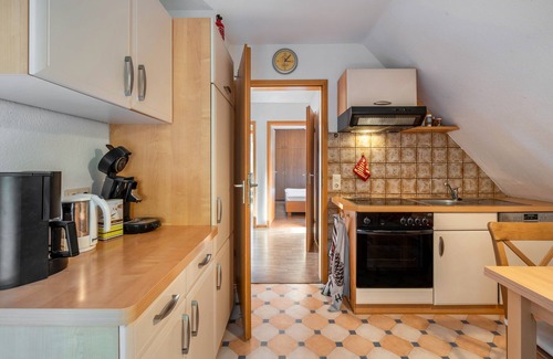 Elzach Apartamento | Apartamento 'Ferienwohnung Waldblick' con vistas a la montaña, terraza compartida y Wi-Fi