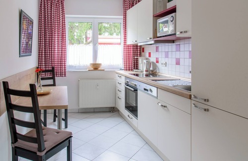 Oberhof Apartamento | Apartamento 'Ferienwohnung Tannenblick 2-2' con vistas a la montaña, balcón y Wi-Fi