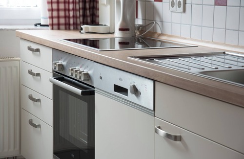 Oberhof Apartamento | Apartamento 'Ferienwohnung Tannenblick 2-2' con vistas a la montaña, balcón y Wi-Fi