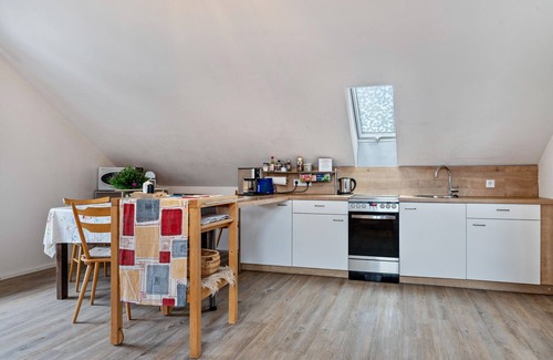Wolfach Apartamento | Apartamento 'Ferienwohnung Rebberg 2' con vistas a la montaña, terraza compartida y Wi-Fi