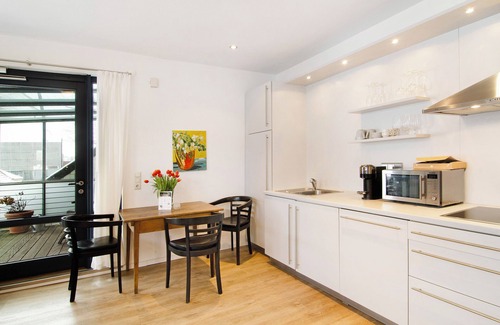 Jever Apartamento | Apartamento 'Ferienwohung 1' con terraza privada, balcón y Wi-Fi