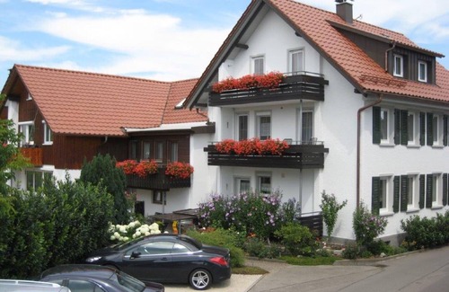 Wasserburg Apartamento | Apartamento 'Fewo 1 - Elstar' con jardín compartido, balcón y Wi-Fi