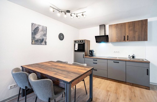 Elzach Apartamento | Apartamento 'Fewo Blumenweg' con terraza privada y Wi-Fi