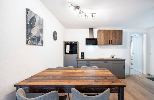 Elzach Apartamento | Apartamento 'Fewo Blumenweg' con terraza privada y Wi-Fi
