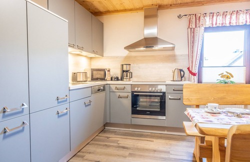 Schwalefeld Apartamento | Apartamento 'Fewo Wendelstein' con terraza compartida, jardín compartido y Wi-Fi