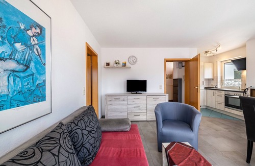 Bad Urach Apartamento | Apartamento 'Fewo1' con vistas a la montaña, terraza privada y Wi-Fi
