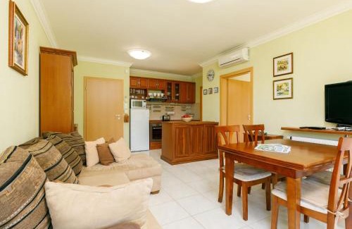 Balatonoszod Apartamento | Apartment Figo by Interhome