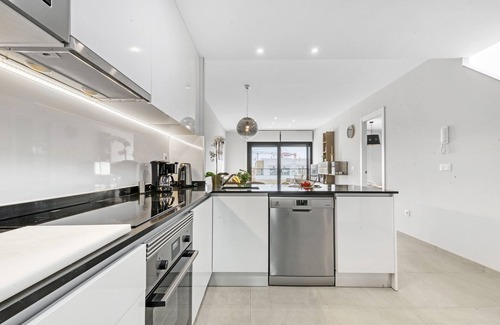 Orihuela Costa Apartamento | Apartamento 'Flamenca Village' con Piscina Compartida, Wi-Fi y Aire Acondicionado