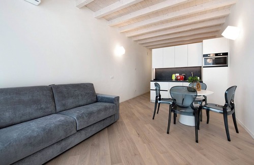 Salo Apartamento | Apartamento 'Piso 1' con vistas al lago, Wi-Fi y aire acondicionado