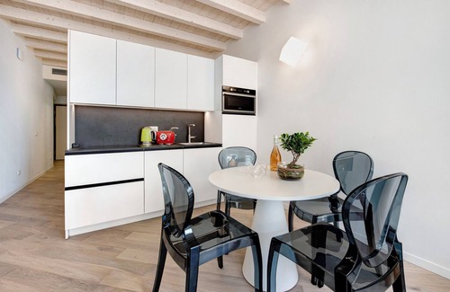 Salo Apartamento | Apartamento 'Piso 1' con vistas al lago, Wi-Fi y aire acondicionado