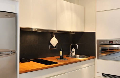 Gracia Apartamento | Apartamento con terraza en Gracia, cerca del Parque Güell y Sagrada Familia.
