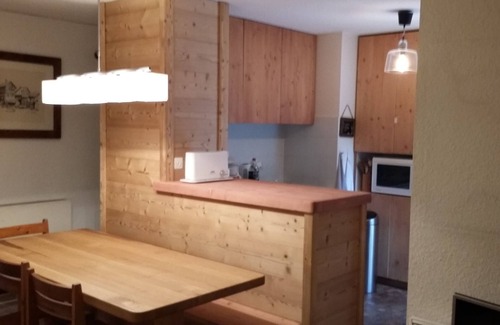 La Salle-les-Alpes Apartamento | Apartamento a pie de pistas, muy cómodo, con vistas al pueblo de Bez.