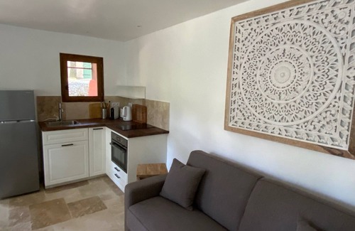 Salernes Apartamento | Apartment for 2 to 4 people in an estate with swimming pools, tennis court and river.